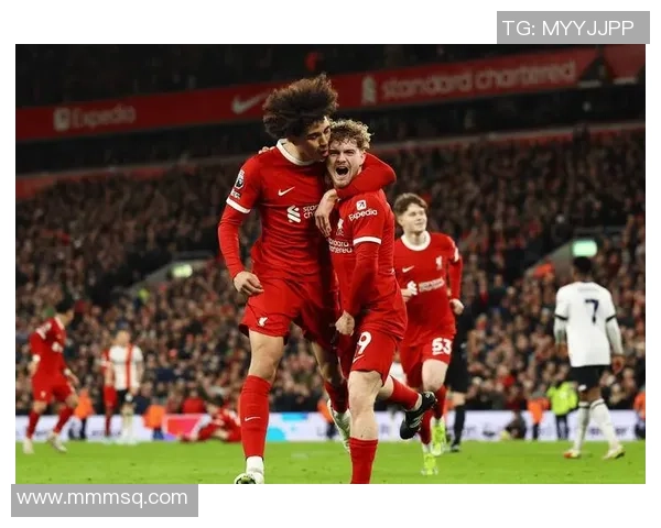 欧联杯精彩对决拜仁大胜里昂乌龙球成焦点引发转会热议