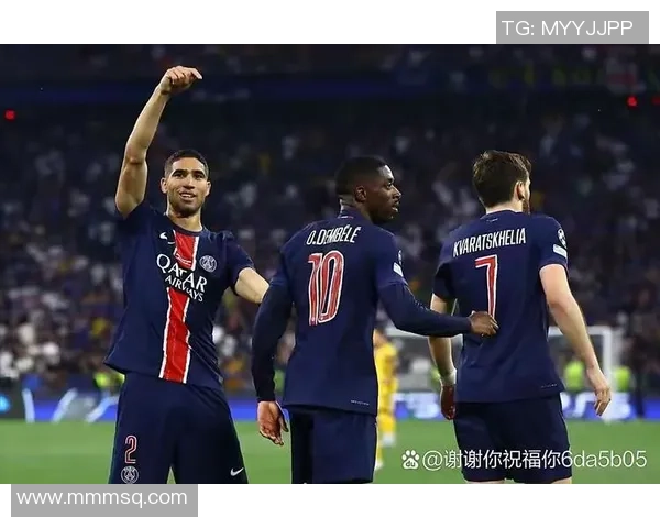 意甲激战尤文图斯与巴黎圣日耳曼战成平局帽子戏法引发全场热潮 意甲激战尤文图斯与巴黎圣日耳曼战成平局帽子戏法引发全场热潮