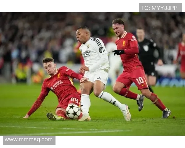 英超大战:利物浦狂胜皇马四球大捷乌龙球成全场焦点 英超大战:利物浦狂胜皇马四球大捷乌龙球成全场焦点