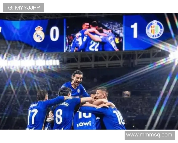 意甲激战巴萨凭帽子戏法力克曼联转会风云再起引发热议